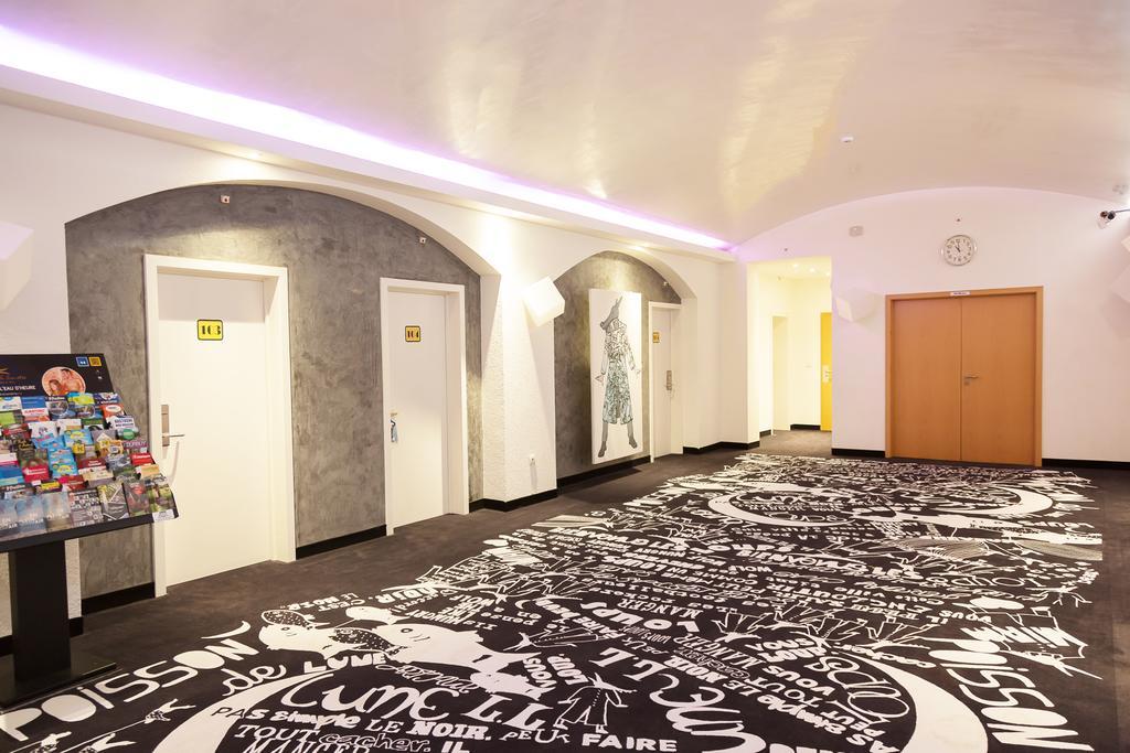 Hotel Tristar Ла-Лувьер Экстерьер фото