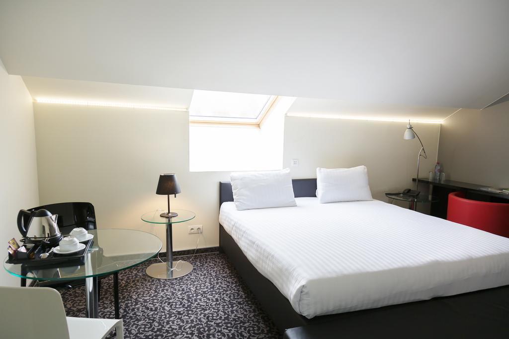 Hotel Tristar Ла-Лувьер Экстерьер фото