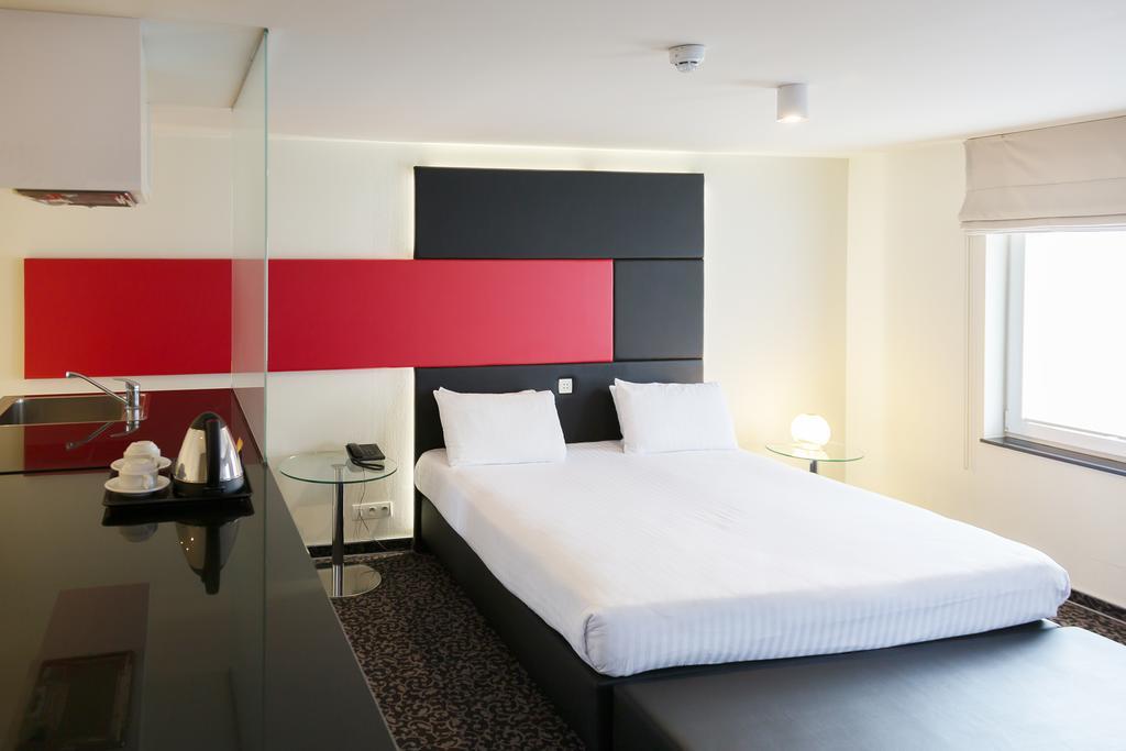 Hotel Tristar Ла-Лувьер Экстерьер фото