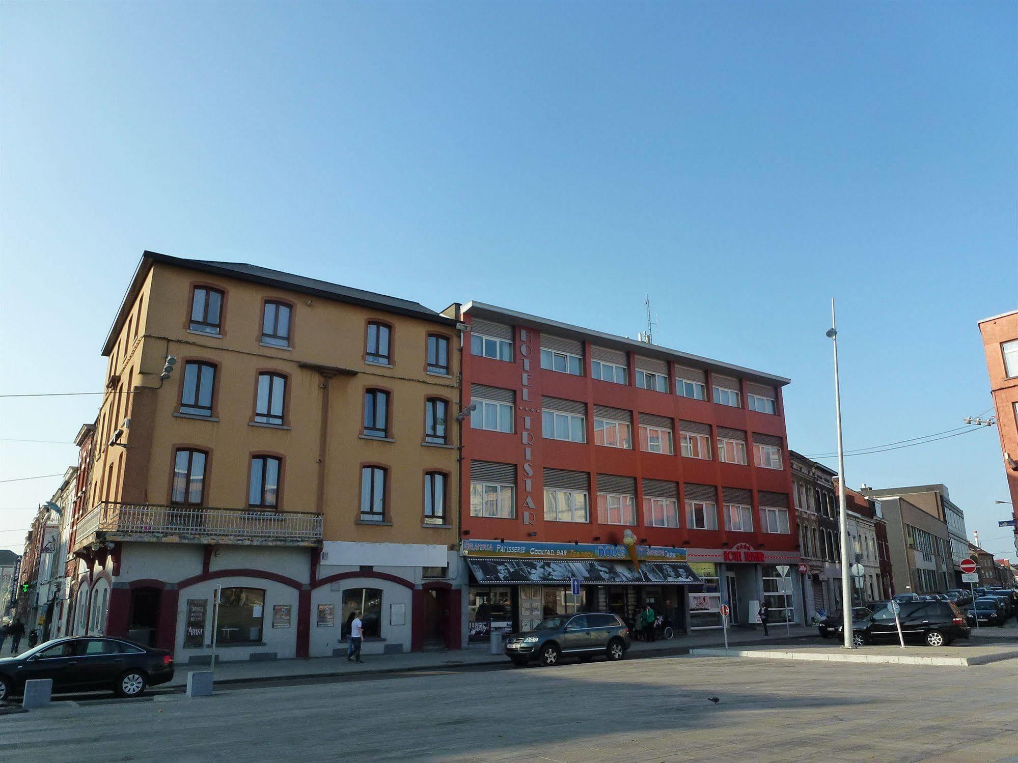 Hotel Tristar Ла-Лувьер Экстерьер фото