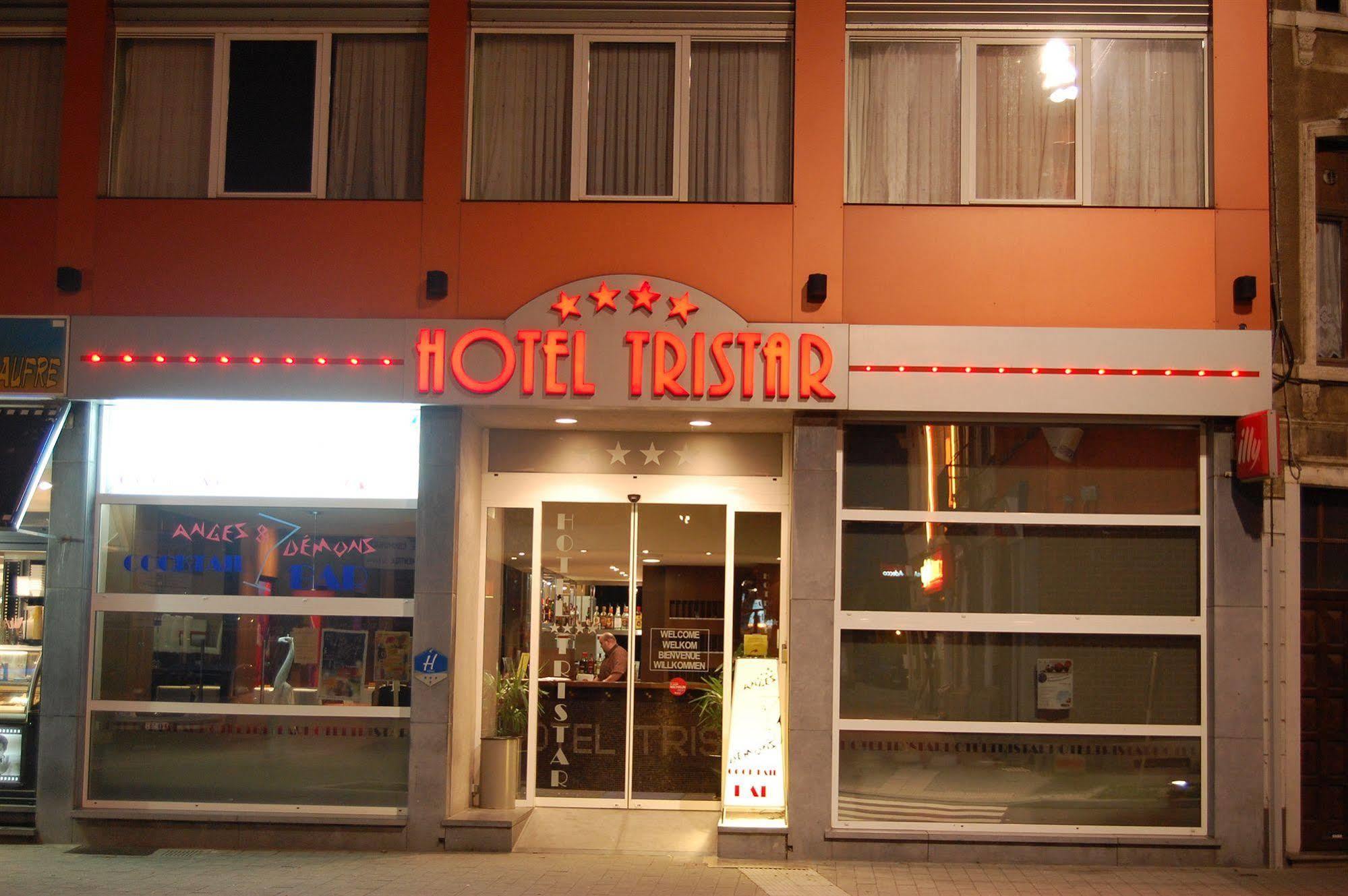 Hotel Tristar Ла-Лувьер Экстерьер фото