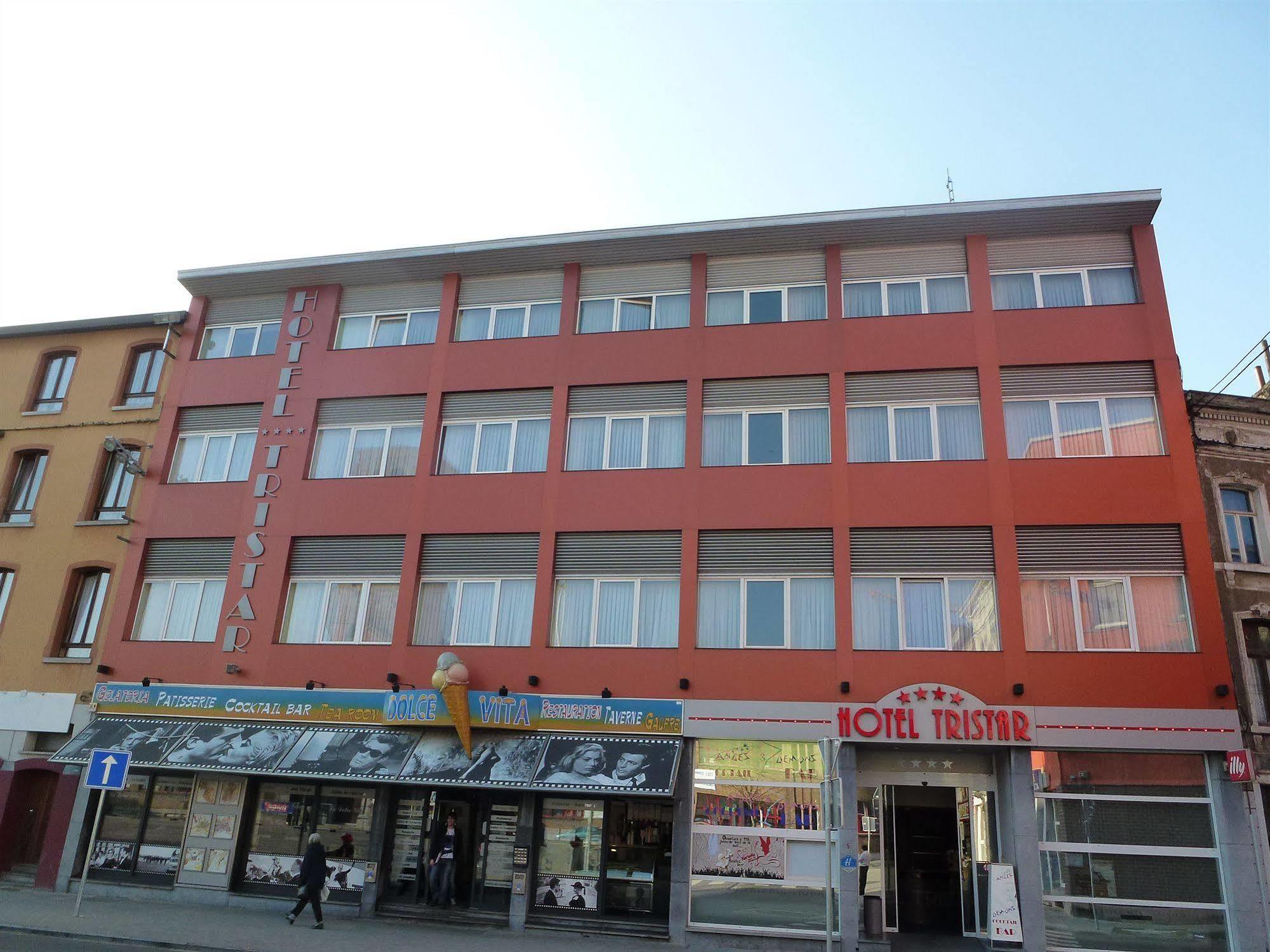 Hotel Tristar Ла-Лувьер Экстерьер фото
